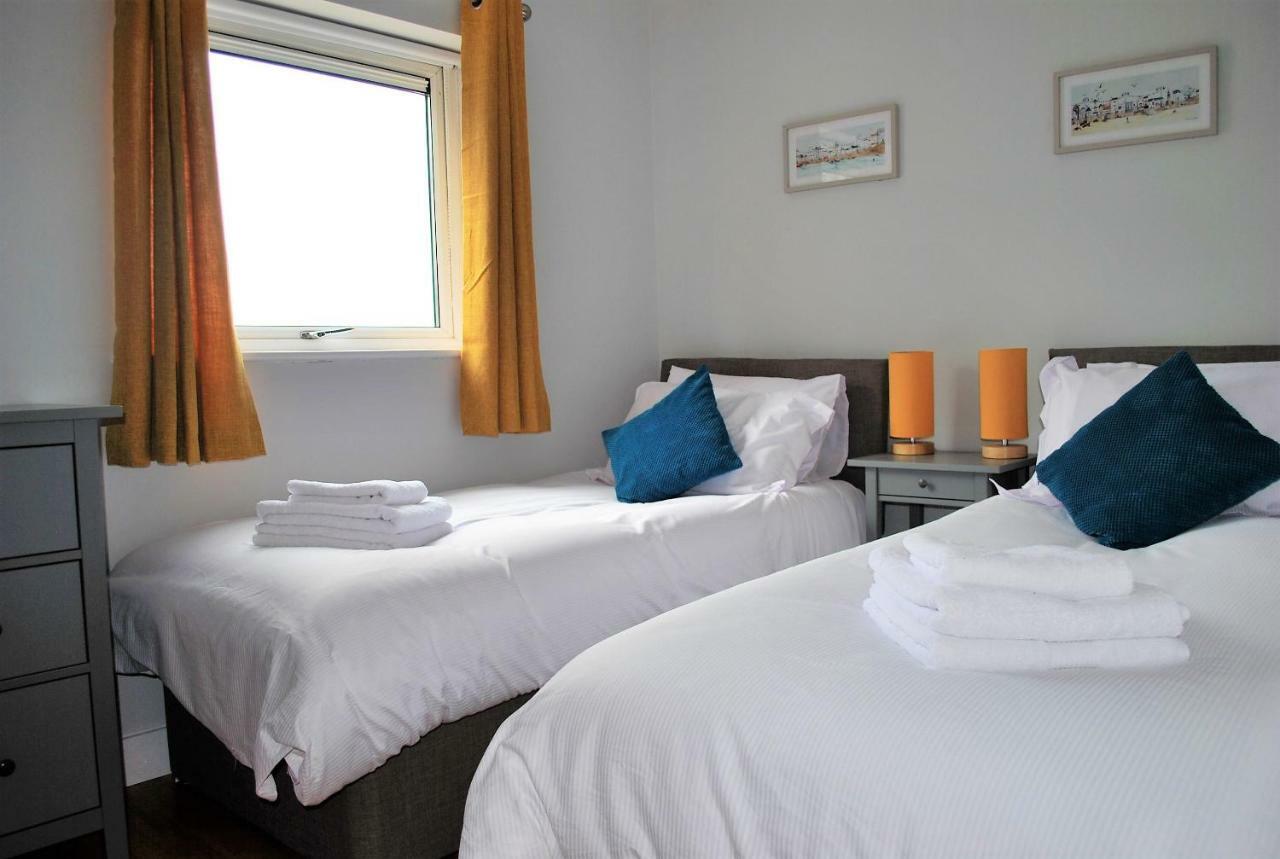 For The Shore, Fistral Beach Newquay - 2 Bed 2 Bath - Private Parking With Garage For 2 Vehicles Exterior photo