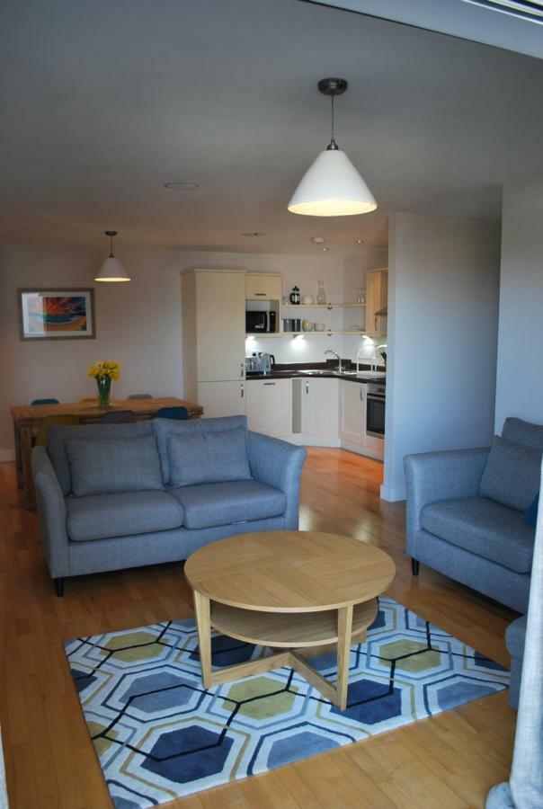 For The Shore, Fistral Beach Newquay - 2 Bed 2 Bath - Private Parking With Garage For 2 Vehicles Exterior photo